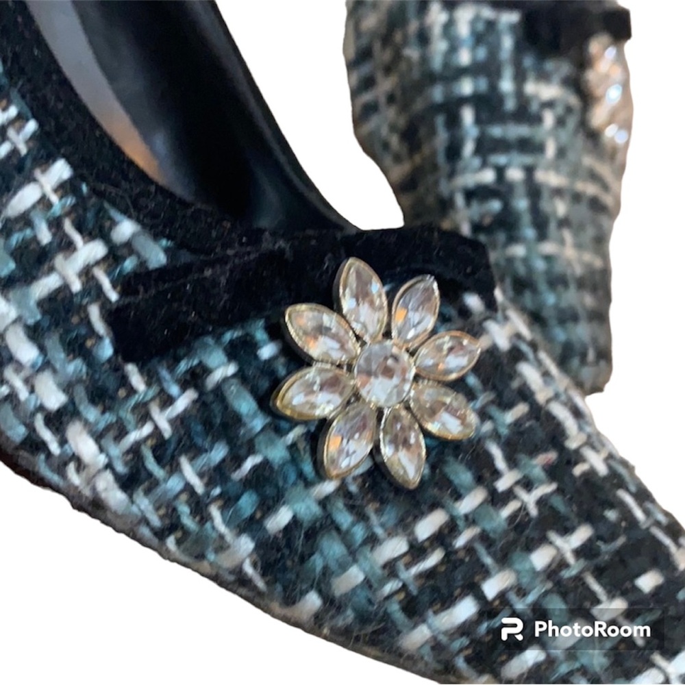 Turquoise & black tweed heels w/jewel & velvet trim Vintage